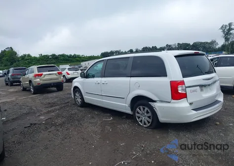 2016 Chrysler Town & Country Touring z USA, uszkodzony, nr VIN 2C4RC1BG8GR299493